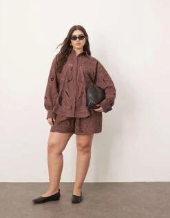 ARRANGE Curve Cotton Mirrored Floral Embroidered Cutwork Shirt And Shorts Co-ord In Chocolate