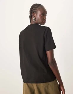 ARRANGE Clean Cut Regular T-shirt In Black For Women -ARANG Clothing Shop 208186314 4